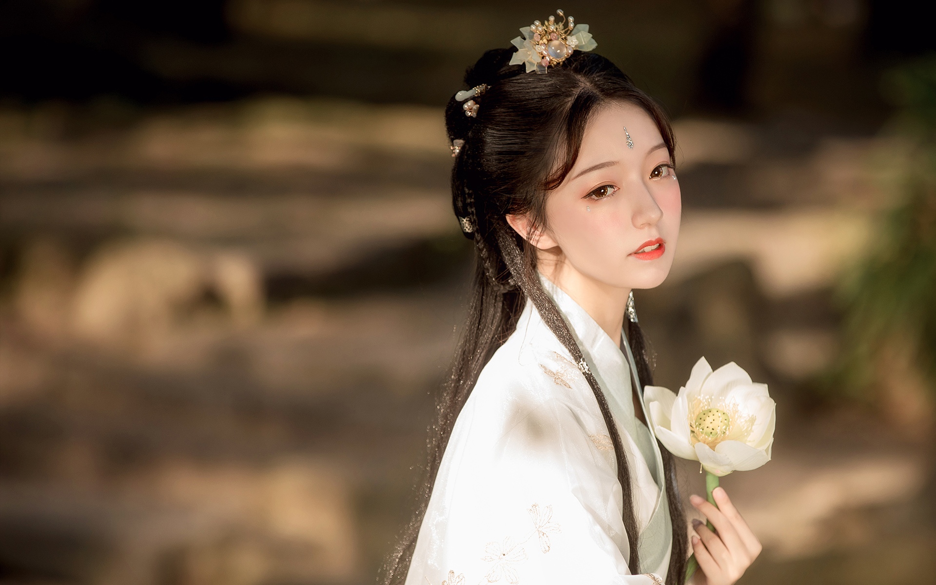 古典温婉的美女
