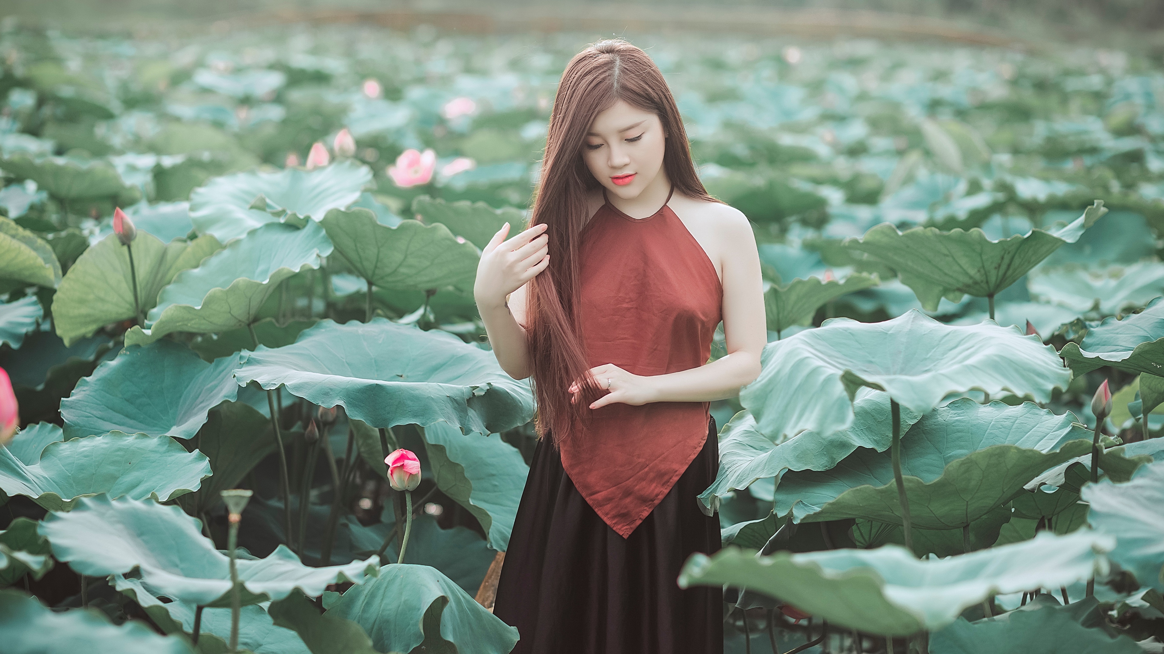 温文尔雅的御姐型美女