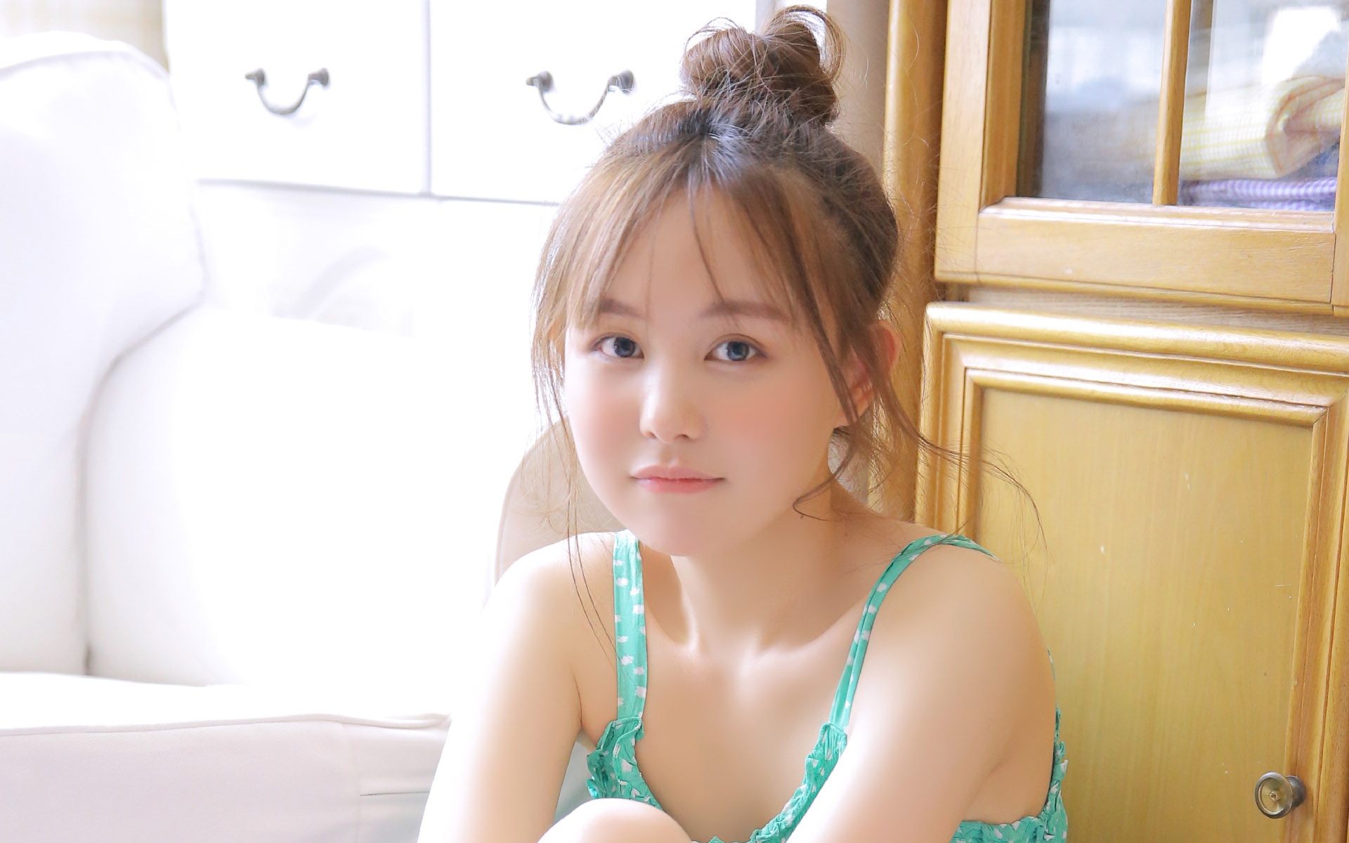 甜美可爱的夏日清凉少女