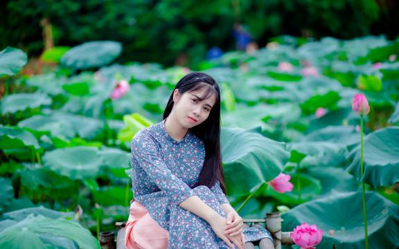 像莲花一样美丽的美女