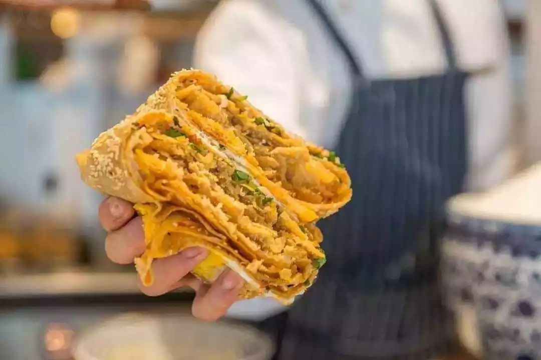 煎饼馃子是天津著名的小吃