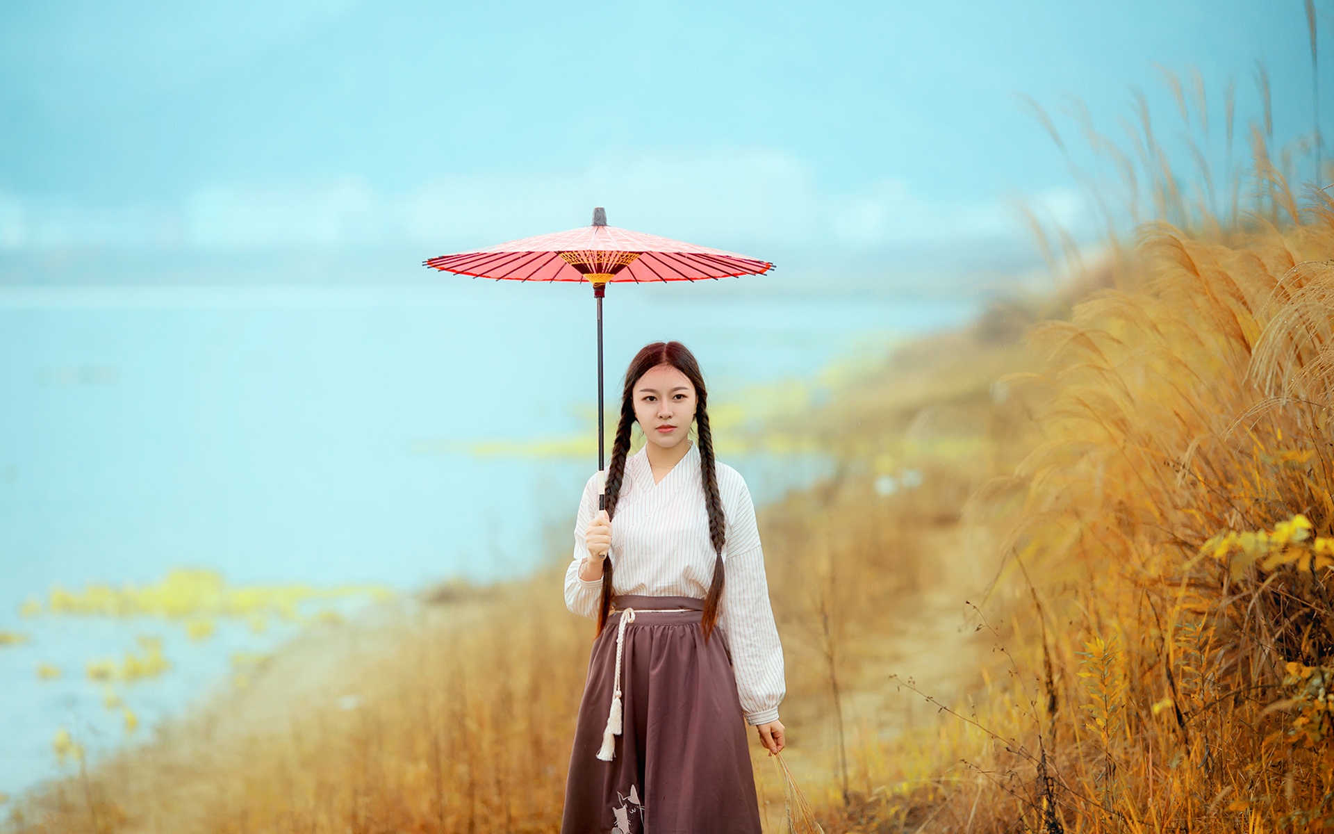 户外长发极品迷人美女写真