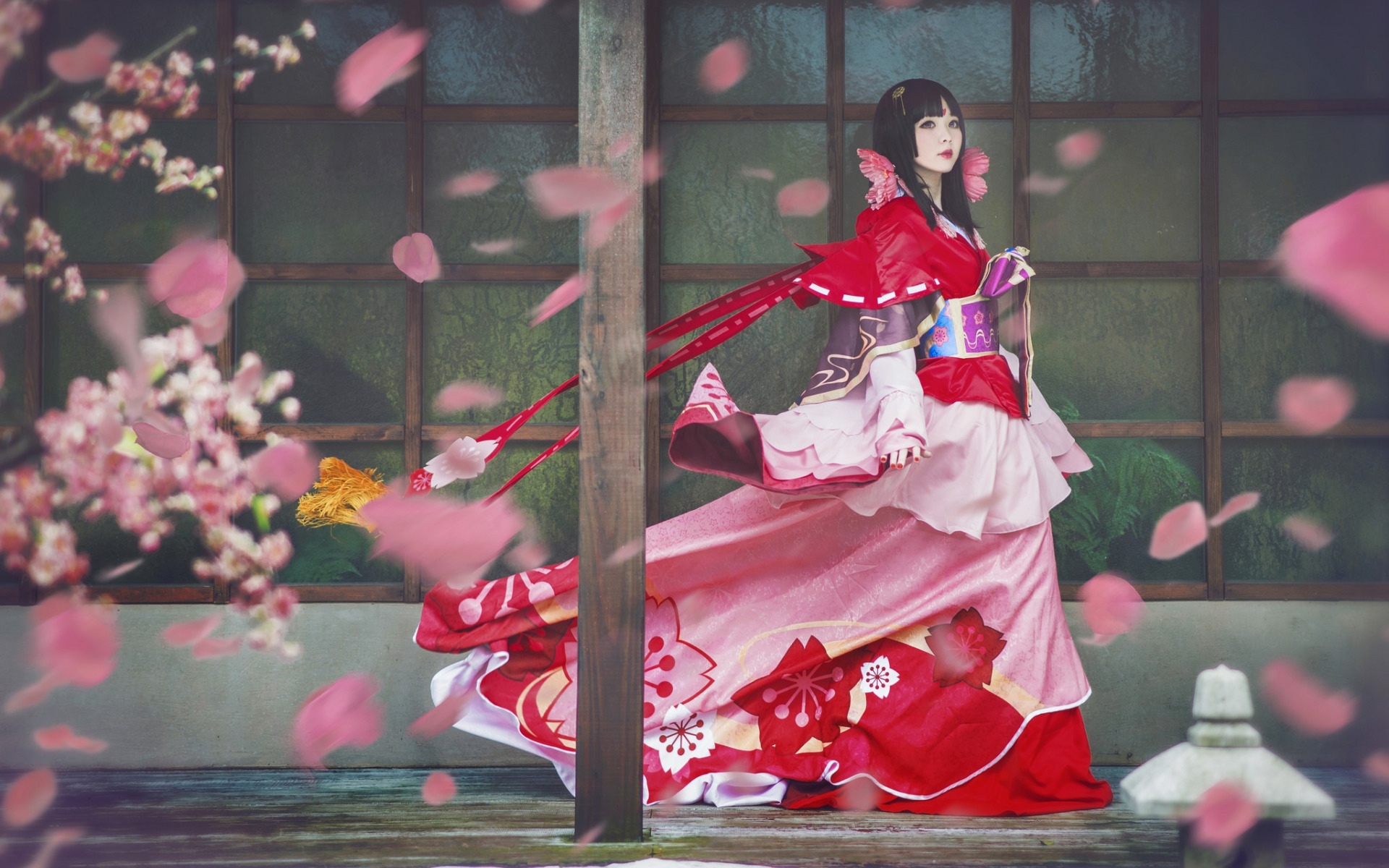 美少女cos性感制服娇巧妩媚诱人写真