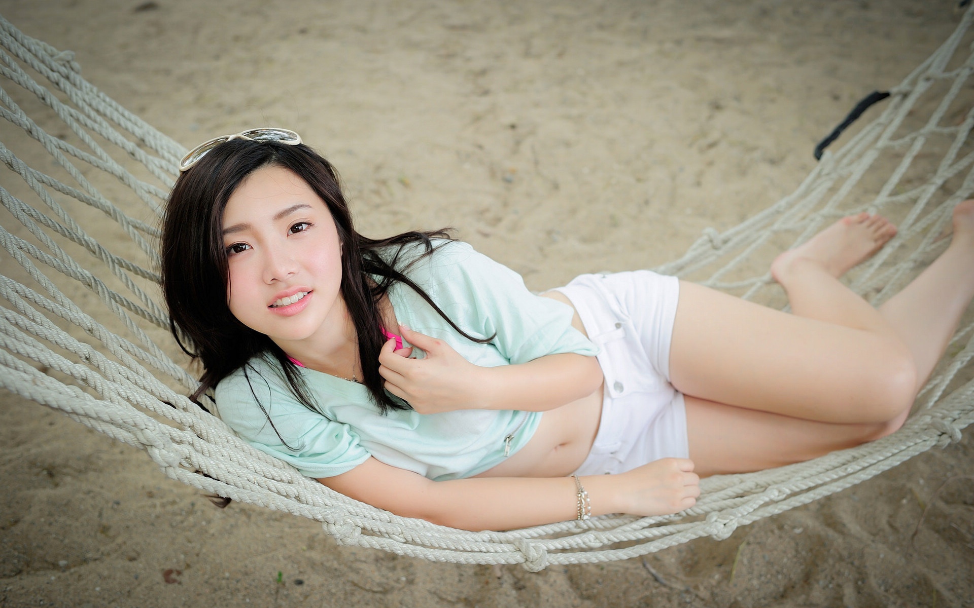 阳光少女陈思颖吊床性感写真