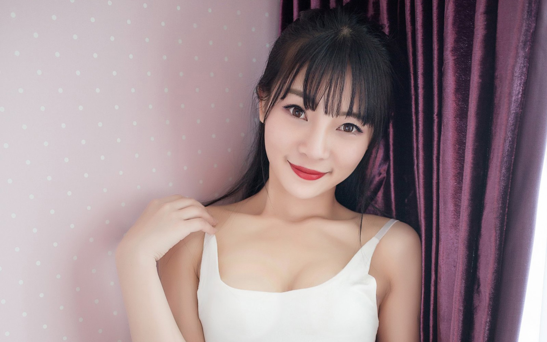 小鸟依人的女生