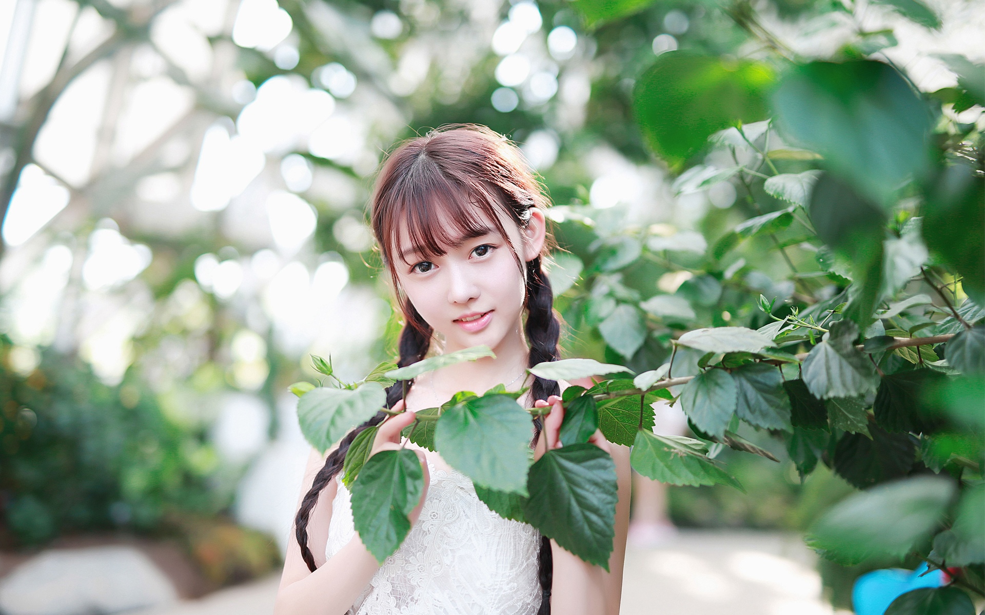 清纯美少女户外迷人写真