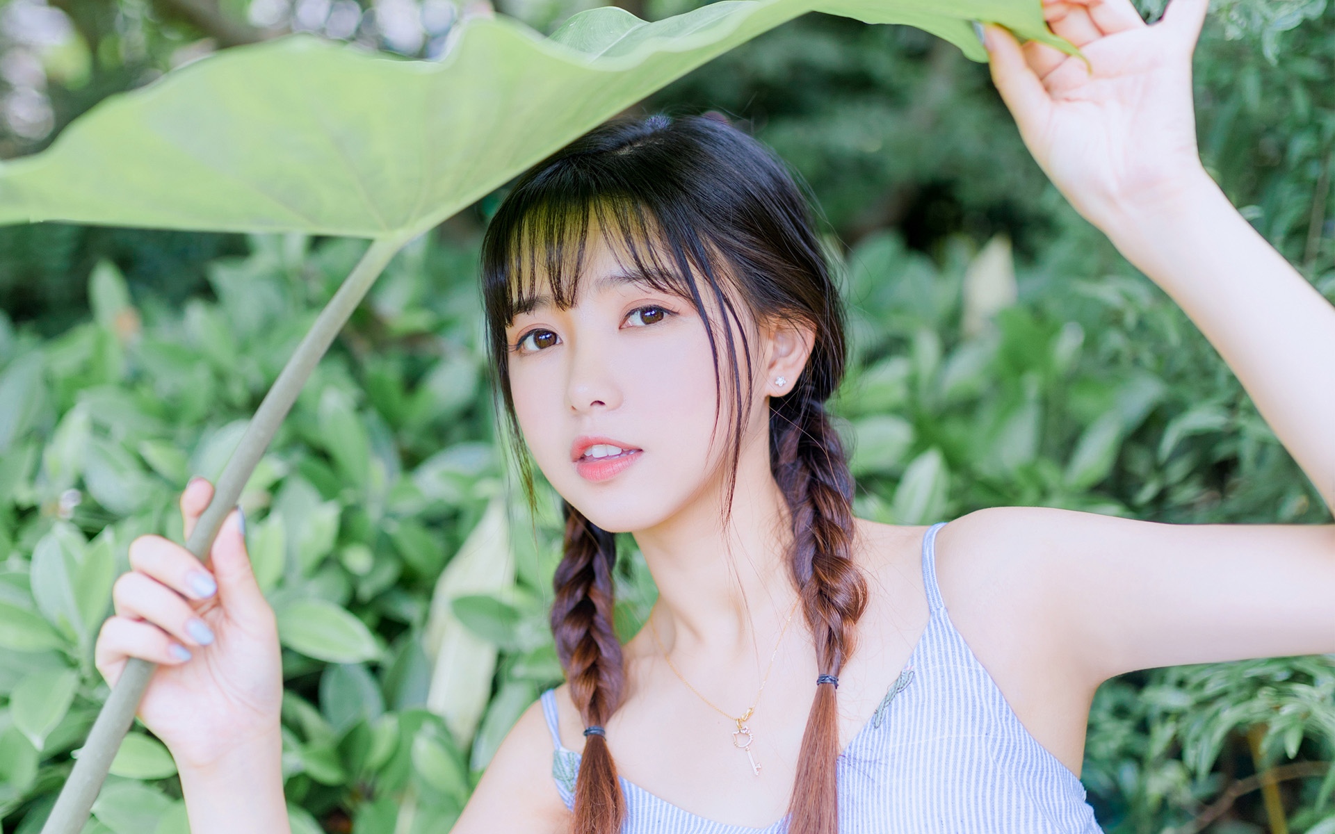 唯美清纯美女户外写真