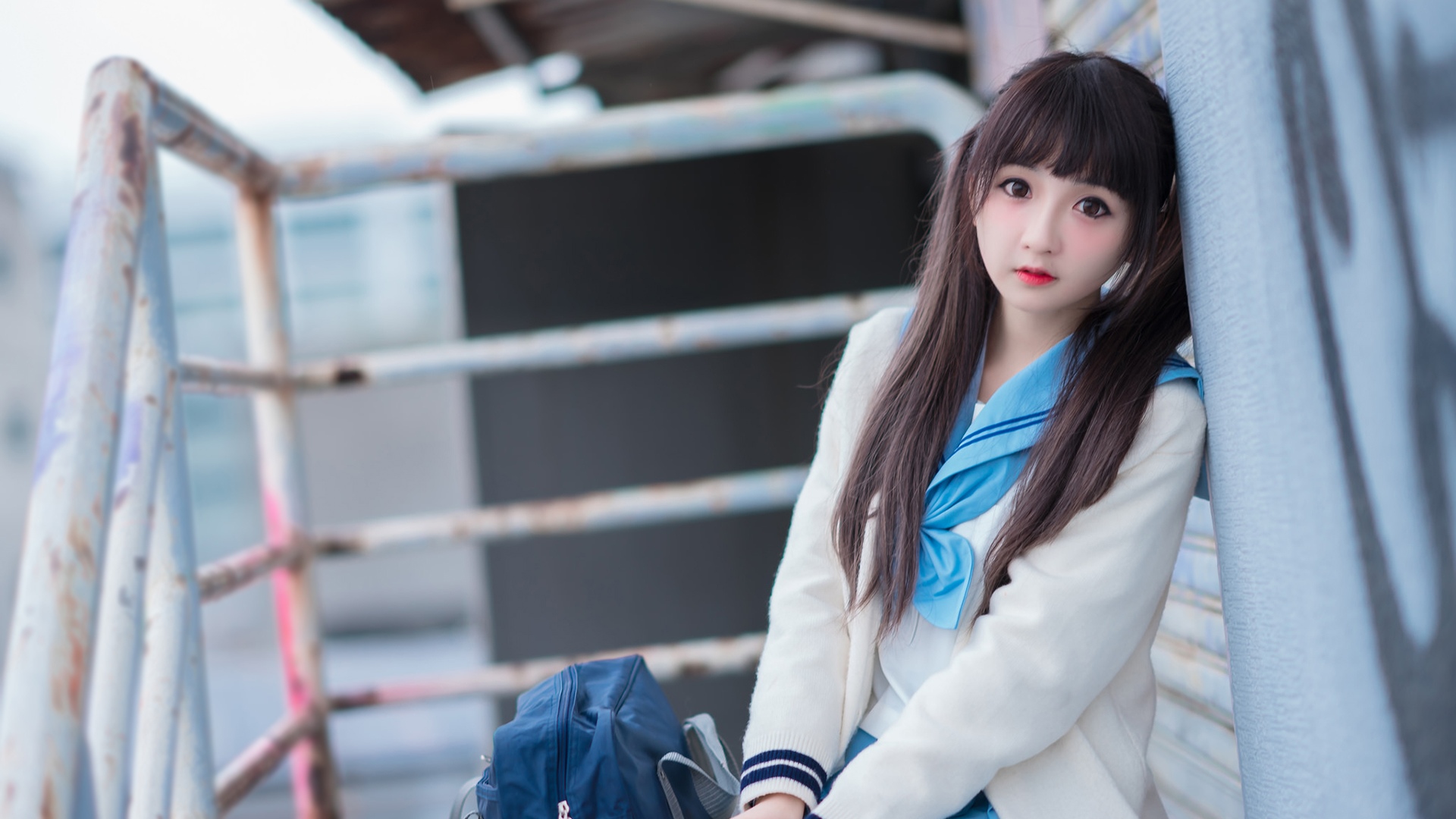 双马尾大眼萝莉美女