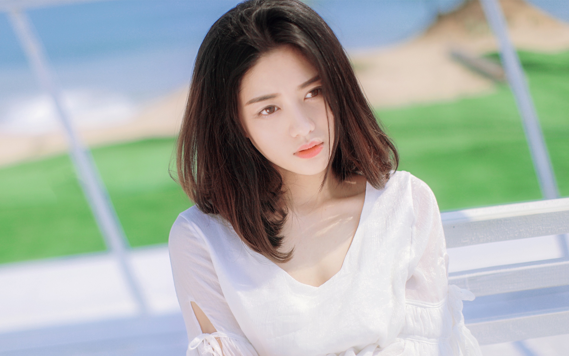 白富美美女户外性感迷人写真