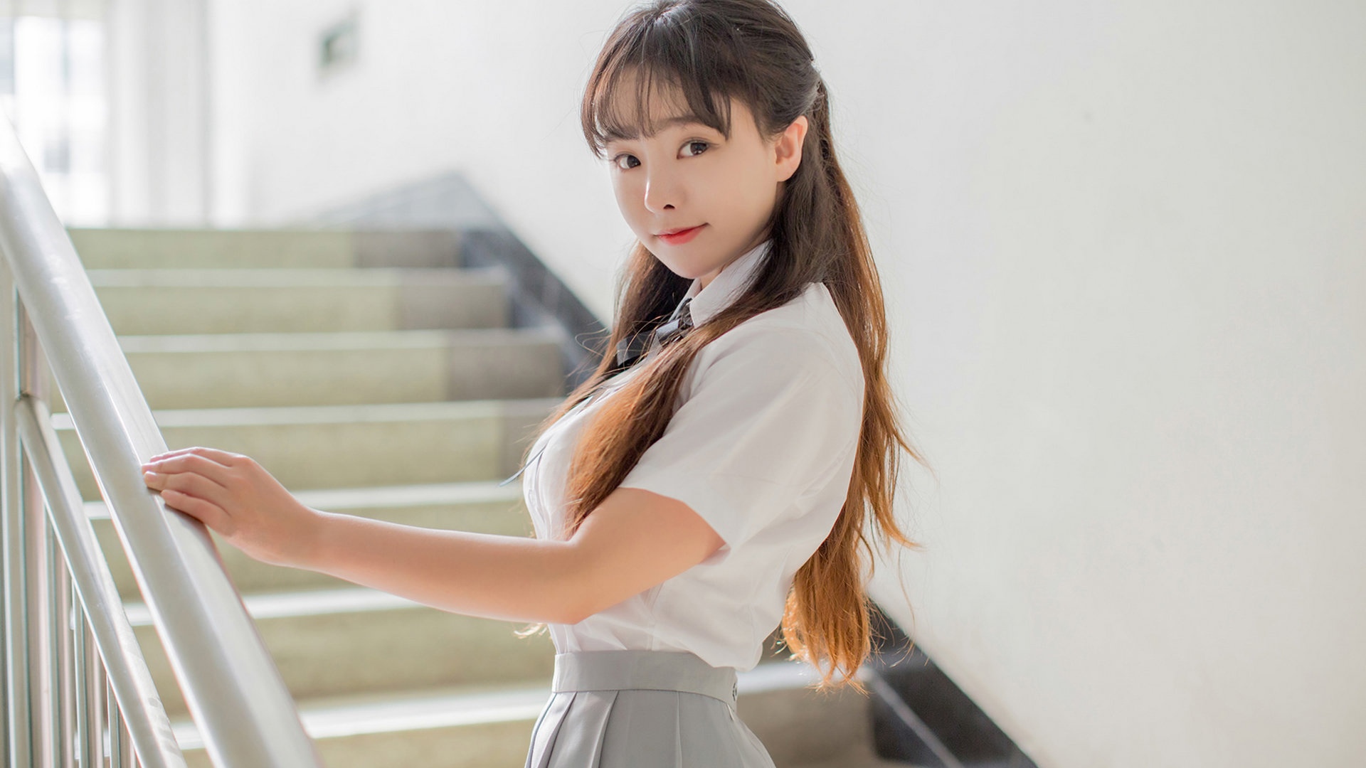 小萝莉美女嫩模柳侑绮