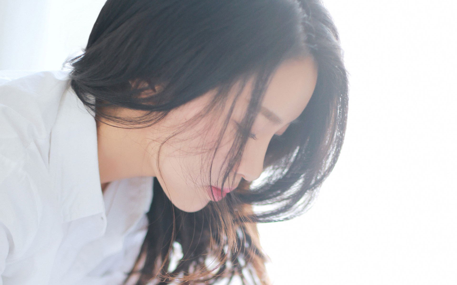 气质优雅白衬衫美女