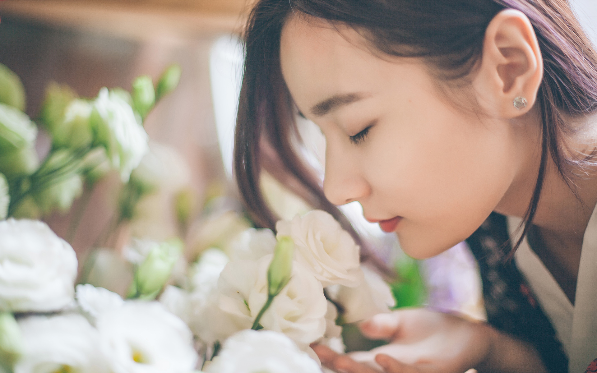 清新美女唯美花房写真