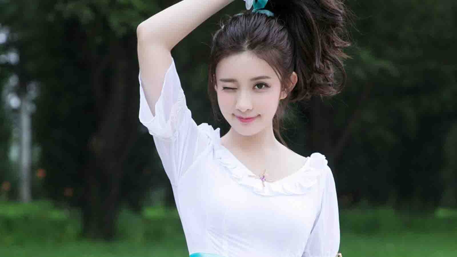 青春活泼美女孟子义