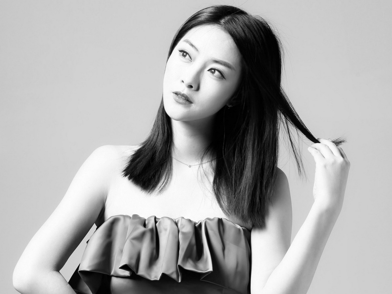 气质美女朱锐时尚写真