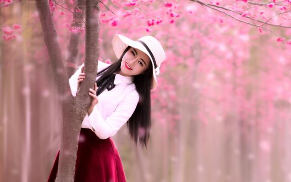唯美樱花树下制服美女气质写真