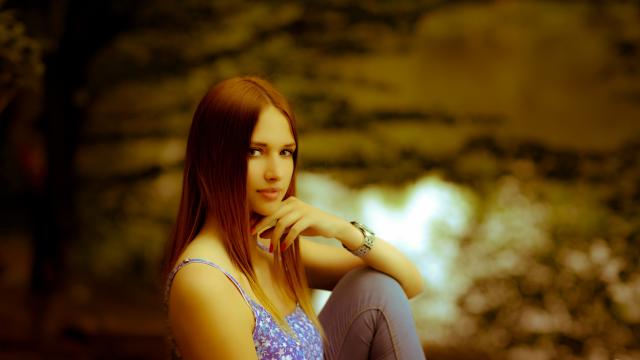 妩媚又风情的外国美女写真