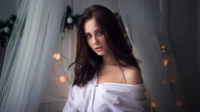 欧美风格迥异美女耀眼写真