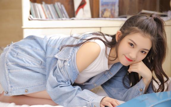 养眼少女小清新私房写真