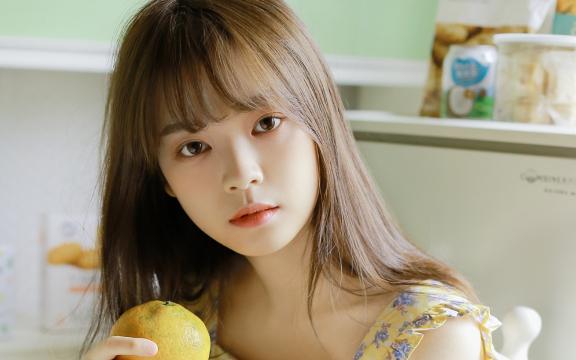 楚楚可人的可爱少女私房写真