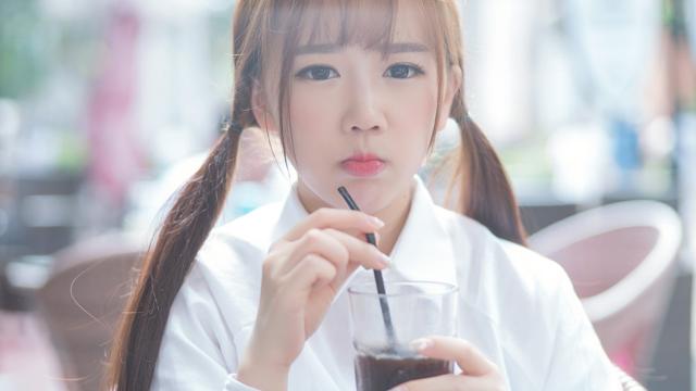 清新可爱的90后小姐姐