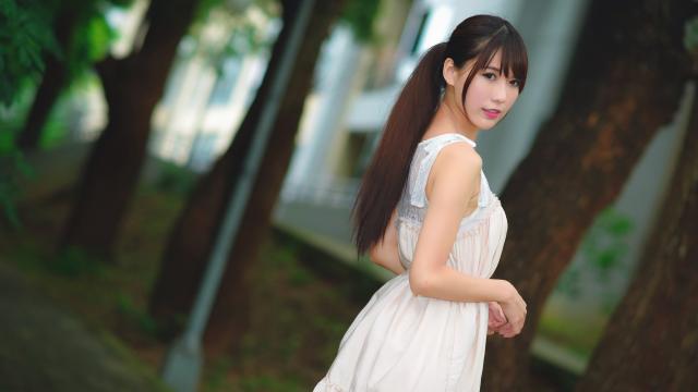 不同风格的亚洲美女户外写真