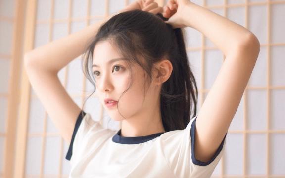 紧身运动服美女