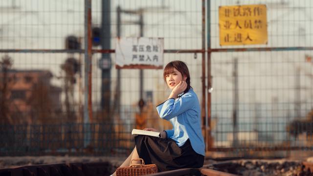 户外民国风学生装美女气质写真