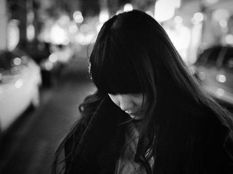 伤感的女孩