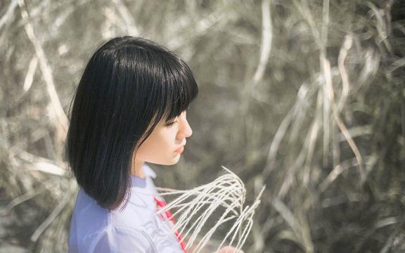 清纯短发制服美女