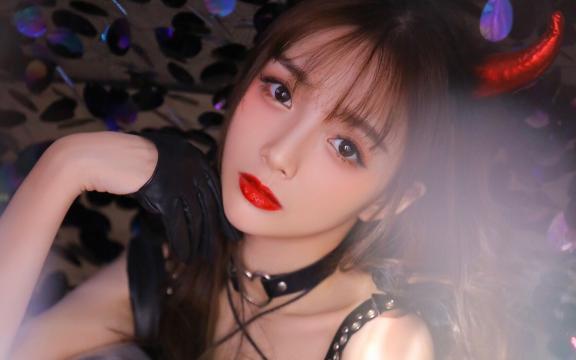 性感美女COS小恶魔私房写真