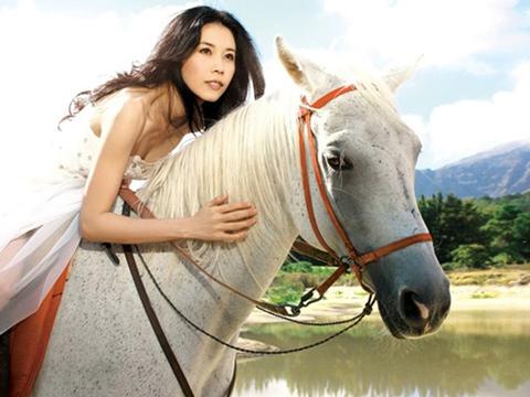 莫文蔚婚纱照