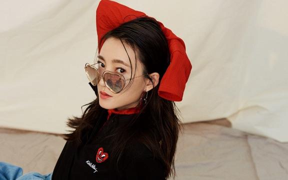 王丽坤混搭风个性时髦写真