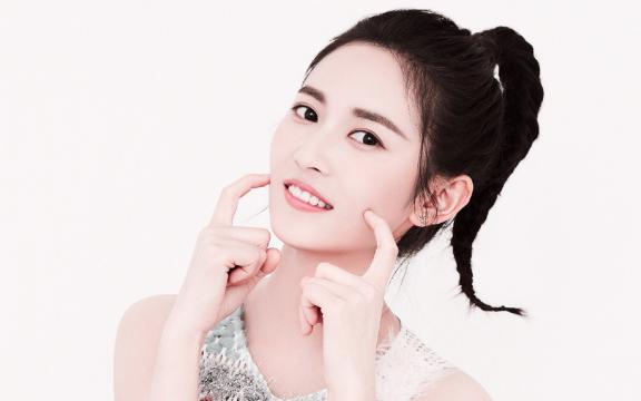 清纯甜美的陈钰琪