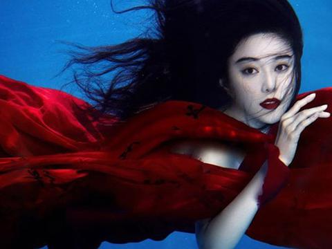 范冰冰水下写真