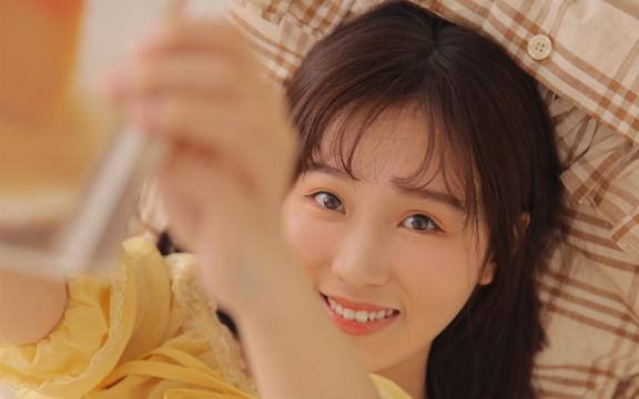 秀雅绝俗的女生