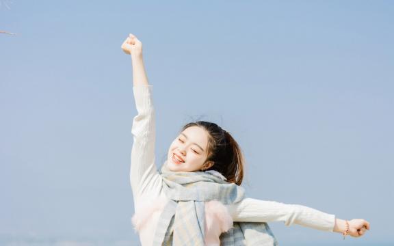阳光明媚的文艺女生