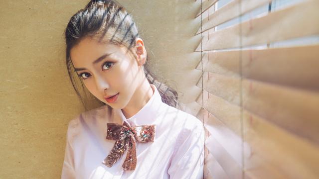 演绎不同风格的杨颖