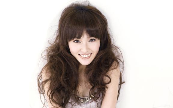 魅力女星唐嫣
