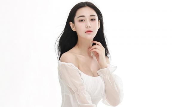 网络第一美女张馨予