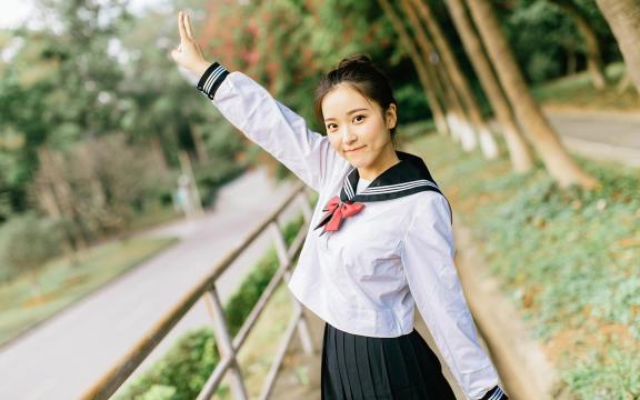JK制服甜美少女可爱养眼写真