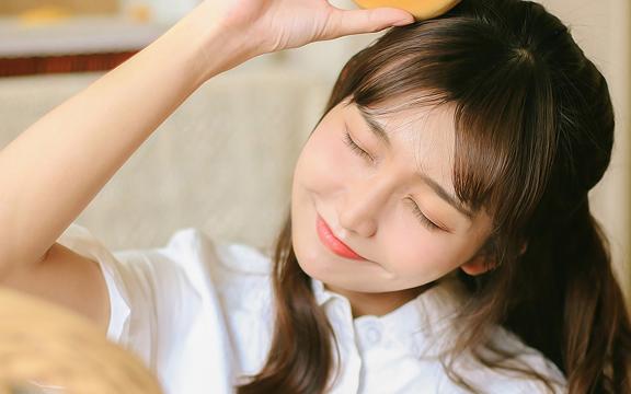 校园里的氧气美女