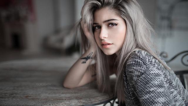 妩媚妖娆的丰满美人性感写真