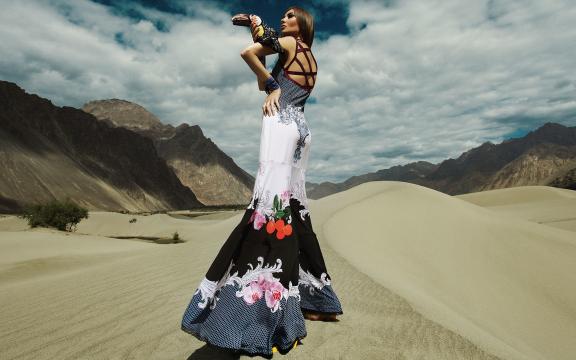 魅力四射的时尚性感欧洲美女写真