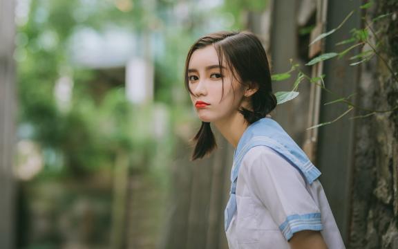 文艺的制服少女