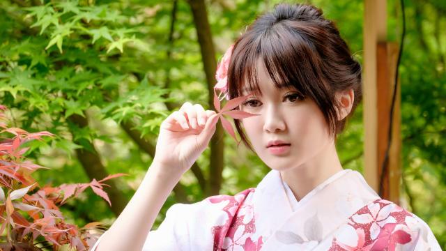 优雅唯美的和服少女户外写真
