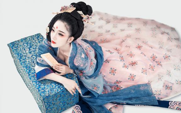 优雅性感的极品古装美人