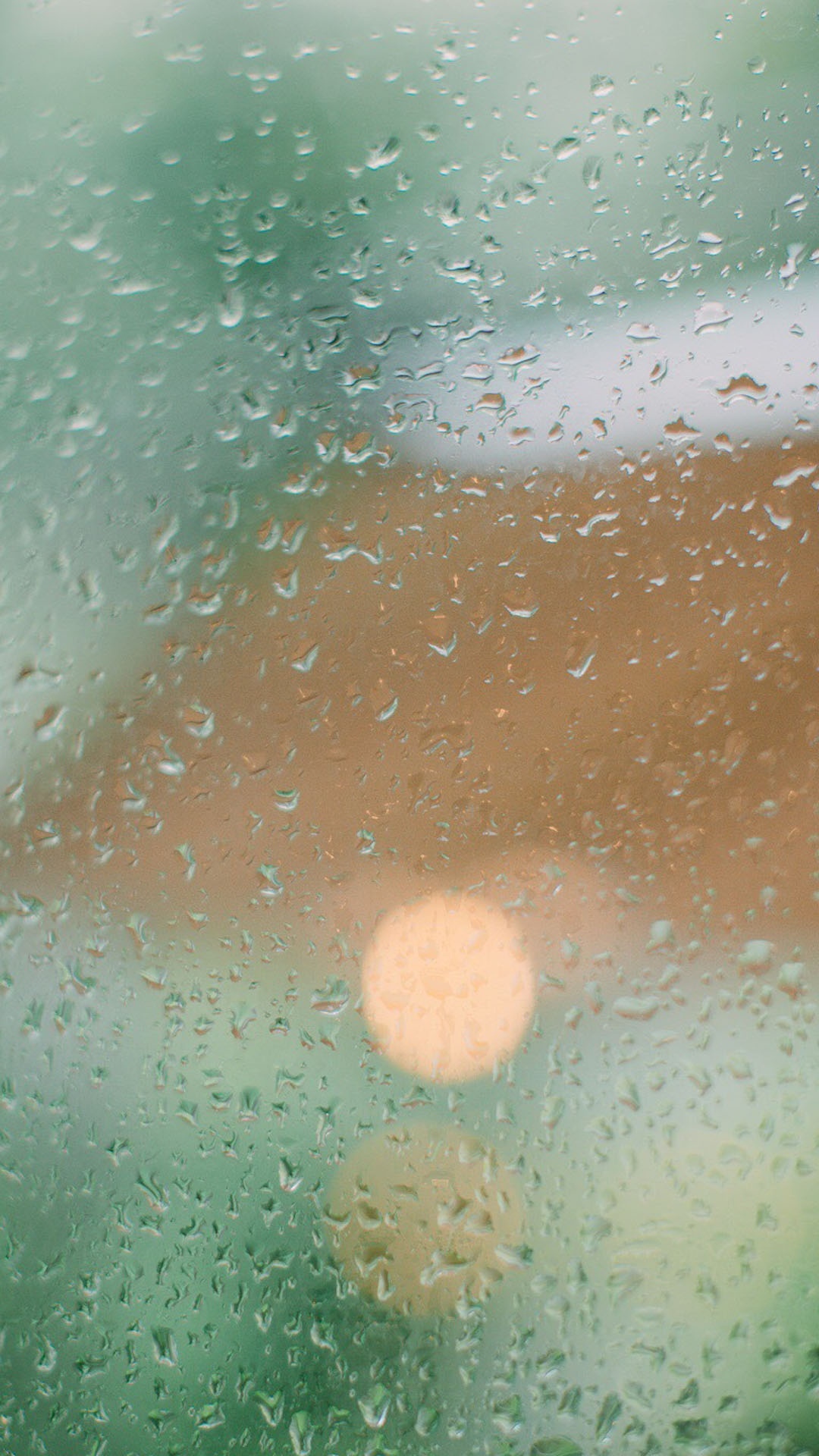 雨哗啦啦的下着