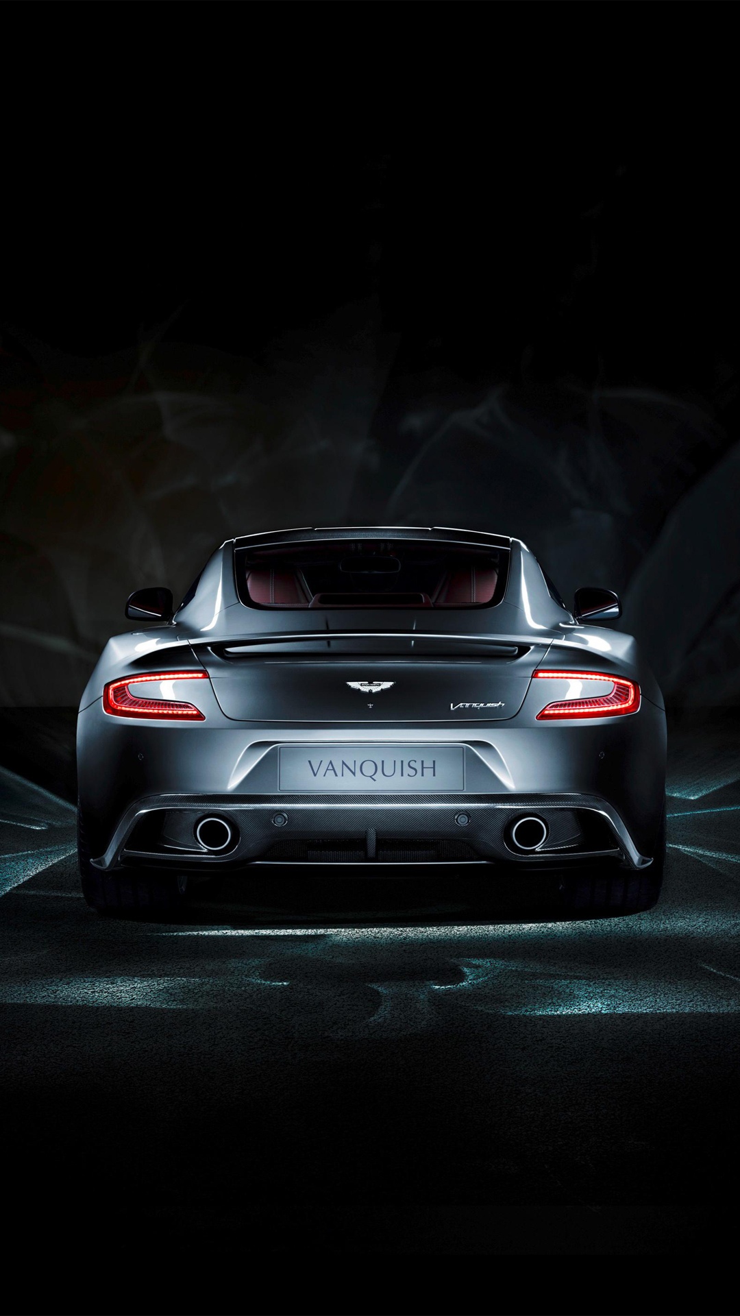阿斯顿马丁后视图