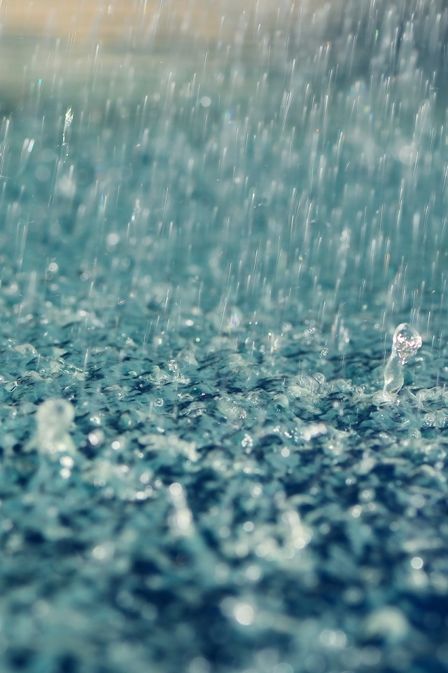 雨滴飞溅
