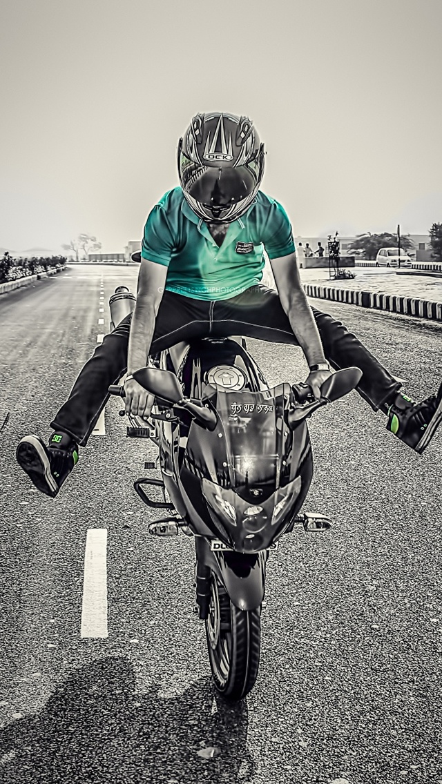 风驰电掣摩托